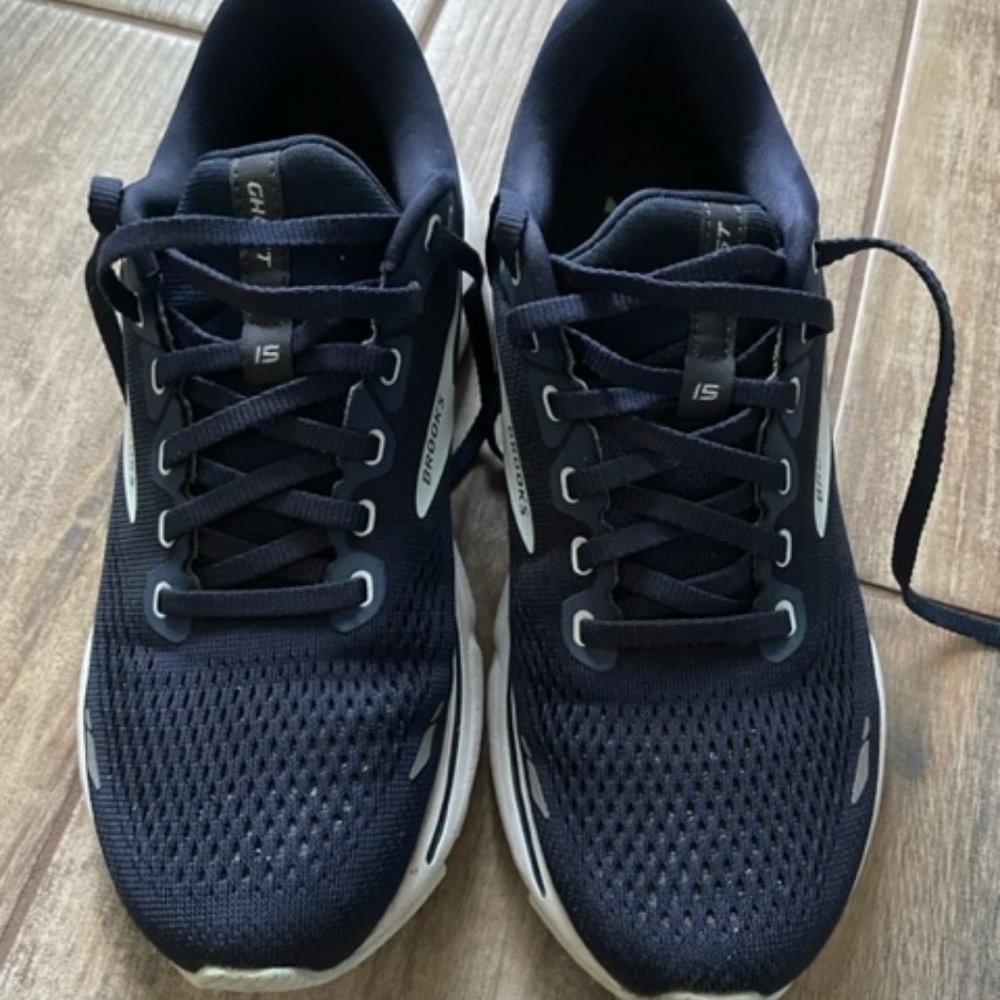 Women's Brooks Ghost 15, size 9